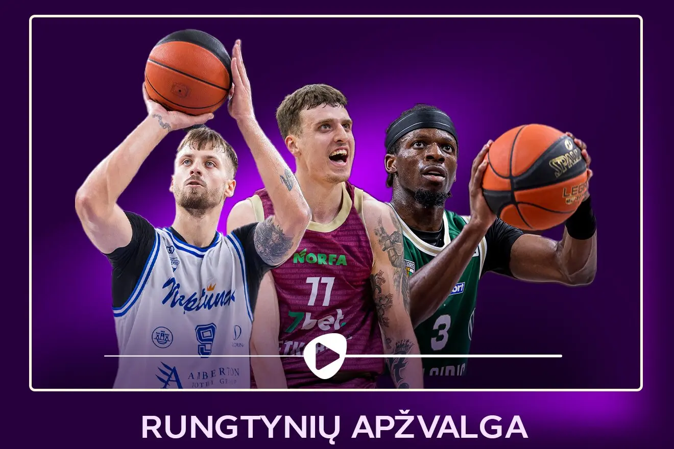 Trys krepšininkai su kamuoliais kurie meta į krepšį.