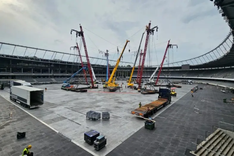 Dariaus ir Girėno stadiono paruošimas koncertui