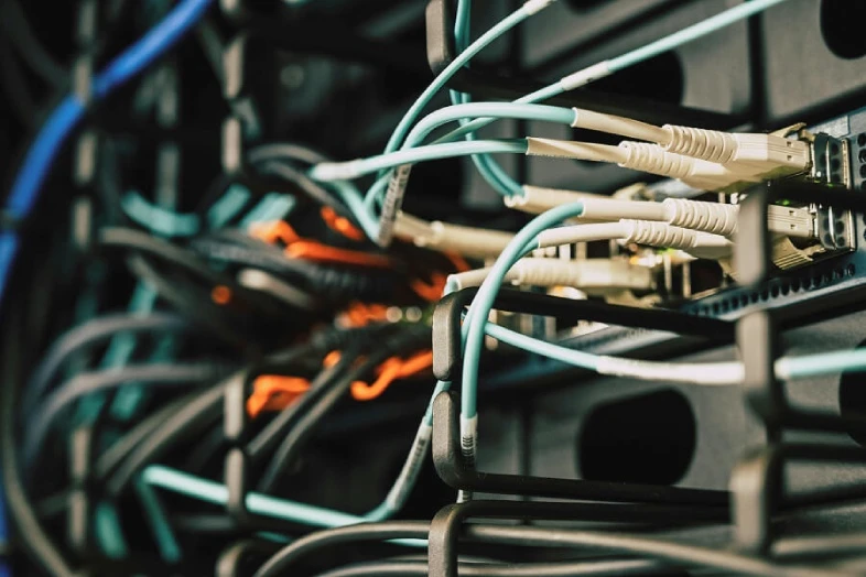 Duomenų centro įrangos stambus planas. Į tinklo įrenginius prijungti keli šviesolaidiniai ir tinklo kabeliai, matoma serverinės infrastruktūra.‌﻿‍﻿​‍​‍‌‍﻿﻿‌﻿​‍‌‍‍‌‌‍‌﻿‌‍‍‌‌‍﻿‍​‍​‍​﻿‍‍​‍​‍‌‍​﻿‌‍﻿﻿‌‍﻿‍‌﻿‌​‌‍‌‌‌‍﻿‍‌﻿‌​‌‍‌‍‌﻿‌‌‌‍﻿​​‍﻿‍‌‍​﻿‌‍﻿﻿‌‍﻿‌​‍​‍​‍﻿​​‍​‍‌‍‍​‌﻿​‍‌‍‌‌‌‍‌‍​‍​‍​﻿‍‍​‍​‍‌‍‍​‌﻿‌​‌﻿‌​‌﻿​​‌﻿​﻿​﻿‍‍​‍﻿﻿​‍﻿﻿‌‍​‌‌﻿​​‌﻿​​​‍﻿‍‌‍​﻿‌‍﻿﻿‌‍﻿‍‌﻿‌​‌‍‌‌‌‍﻿‍‌﻿‌​‌‍‌‍‌﻿‌‌‌‍﻿​​‍﻿‍‌‍​﻿‌‍﻿﻿‌‍﻿‌​‍﻿﻿‌﻿​﻿‌﻿​​‌‍​‌‌‍​﻿‌‍‌‌‌﻿​﻿​‍﻿﻿​﻿​​​﻿‌﻿‌‍﻿‍​﻿​‌‌‍​‍​﻿‌​‌‍﻿﻿‌﻿​‍​﻿​‍‌‍‍‌‌‍​‍​﻿​﻿​‍﻿﻿‌‍‌‌‌‍﻿‍‌﻿‌‍‌‍‍‌‌﻿​‍‌‍﻿﻿‌‍﻿‍‌‍﻿‌‌‍‌‌‌‍﻿‍‌﻿‌​‌﻿​﻿​‍﻿﻿‌‌​​‌‌​‍‌​‌‌‌‌​​‌‌​‍‌​﻿﻿‌​‌​​‍﻿﻿‌‍‌‌‌‍﻿‍‌﻿‌​‌﻿​‍‌‍‍‌‌‍‌‌‌﻿​﻿​‍﻿﻿​﻿‌​‌﻿‌‍‌‍﻿‌​﻿‌‍‌‌​​‌‌‌‍‌‍‌‌‌﻿‍​‌‍‍​‌​﻿​‌﻿‌‍​﻿​‌‌​﻿﻿‌‍﻿‍‌​‌‌‌‍‌‌‌‌​﻿‌​‌​‌﻿‌‍​﻿‍​​﻿‌​‌﻿‍‌​‍﻿﻿​﻿﻿﻿‌‍‌‍‌‍﻿﻿‌‍​﻿‌﻿‌‌‌﻿​﻿‌‍‌‌‌‍‌​‌​‌‍‌‍‍‌‌‍‌‌‌‍﻿​‌‍‌​​﻿﻿‌‌‍​‌‌﻿‌‌‌﻿‌​‌‍‍​‌‍﻿﻿‌﻿​‍​‍‌‍‌‍‌‍‌‍﻿﻿‌‍​﻿‌﻿‌‌‌﻿​﻿‌‍‌‌‌‍‌​‌​﻿​‌‍﻿﻿‌‍​﻿‌‍​‌‌‍﻿​‌‍‌‌​﻿﻿‌‌‍﻿​‌﻿‌​​‍﻿‌‌​﻿​‌‌‌​​‍‌‍‌﻿​﻿‌‍﻿﻿‌﻿‌‌‌﻿​‍‌‍​﻿‌‍‌‌​﻿﻿‌‌﻿‌‍‌‍‌‌‌﻿​‍‌‍​﻿‌‍‌‌‌‍﻿​​‍﻿‌‌‍​﻿‌‍﻿﻿‌‍﻿‍‌﻿‌​‌‍‌‌‌‍﻿‍‌﻿‌​​‍﻿‌‌‍﻿​‌‍‍‌‌‍﻿‍‌‍‍﻿​‍​‍​‍﻿​​‍​‍‌‍​﻿‌‍﻿﻿‌‍﻿‍‌﻿‌​‌‍‌‌‌‍﻿‍‌﻿‌​‌‍‌‍‌﻿‌‌‌‍﻿​​‍​‍​﻿‍‍‌﻿‍﻿​‍​‍‌‍‌‌‌‍‌​‌‍‍‌‌﻿‌​‌‍﻿﻿‌﻿​‍‌​‍‌‌‍﻿‍‌﻿‌​‌‍‌‌‌﻿​‍‌‍‌‍‌‍​‌‌‍​﻿‌‍‌‌​‍​‍​﻿‍‍‌﻿‍﻿​‍​‍‌﻿‌﻿‌‍‍‌‌‍‌​‌‍‌﻿‌‍‌‌‌﻿‌​‌​‍‌‌‍‌​​‍​‍​﻿‍‍​‍​‍‌﻿​﻿‌‍‍‌‌‍﻿‍‌‍‌﻿‌‍﻿​‌‍‌‌‌​﻿​‌‍‍‌‌‍﻿‍‌‍‌‌​‍​‍​‍﻿​​‍​‍‌﻿‌﻿‌‍‍‌‌‍‌​‌‍‌﻿‌‍‌‌‌﻿‌​‌​﻿‍‌‍​‌‌‍﻿‌‌‍‌‌‌﻿​﻿‌﻿​​‌‍​‌‌‍​﻿‌‍‌‌​‍​‍​﻿‍‍​‍​‍‌‍​‍‌﻿‌‌‌‍‍‌‌‍﻿​‌﻿‌​‌‍‍‌‌‍﻿‍​‍​‍‌﻿﻿‌​‍﻿​​‍​‍‌‍‌‍‌‍‍‌‌‍‌‌‌‍﻿​‌‍‌​‌‌‌​‌﻿‍‌‌﻿​​‌‍‌‌​‍​‍​﻿‍‍​‍​‍‌‌​﻿‌﻿‍‌‌‍﻿‌‌‍​‍‌‍﻿﻿‌‍﻿​​‍​‍‌﻿﻿‌‌﻿﻿‌